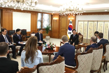 Ministr-Vlcek-jednal-s-premierem-Koreje_5